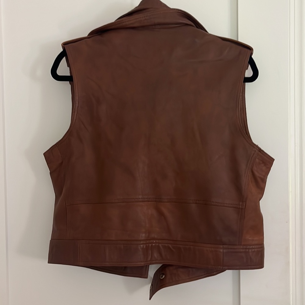 Gorgeous cropped leather motorcycle vest - Picture 3 of 4